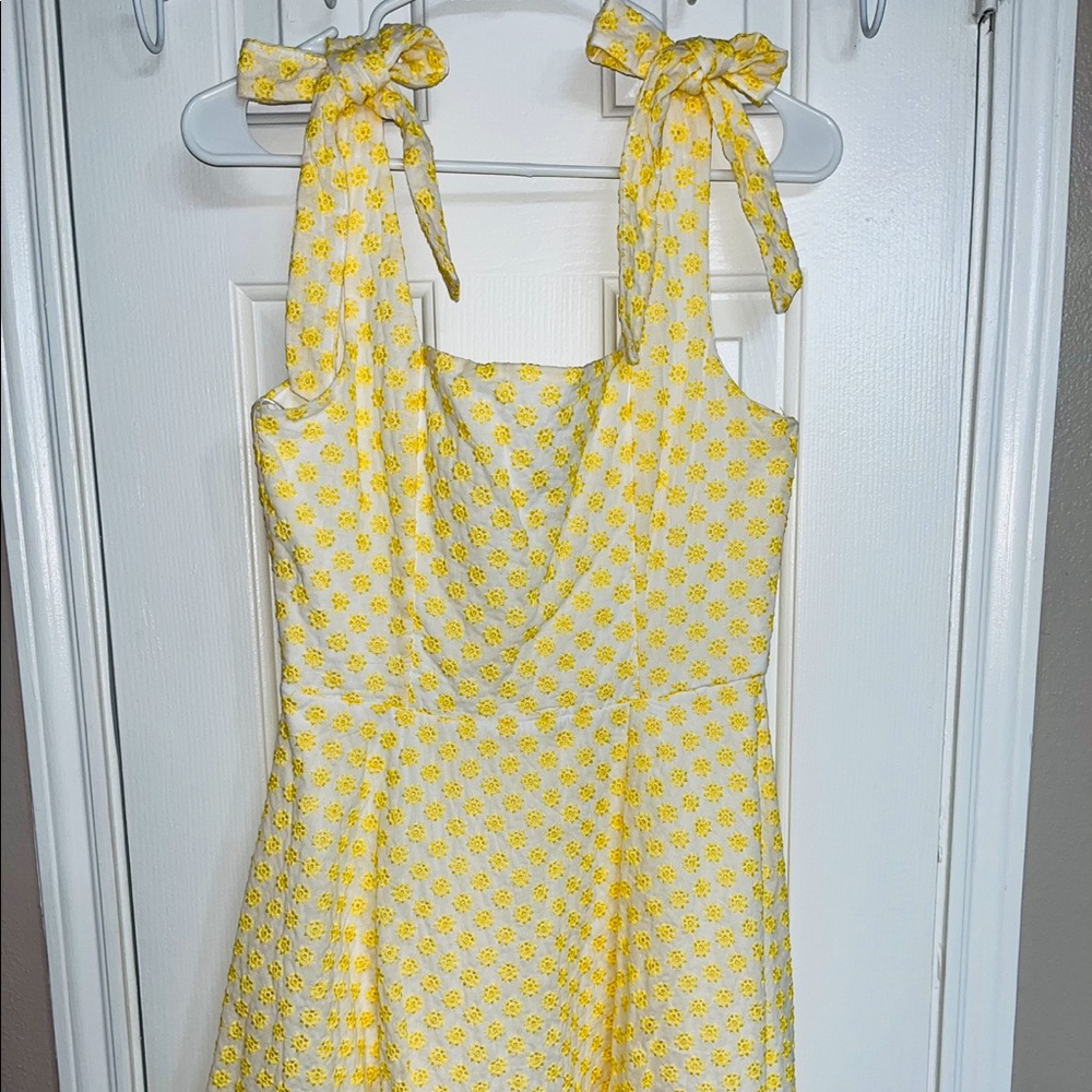 Francesca’s size M yellow floral dress